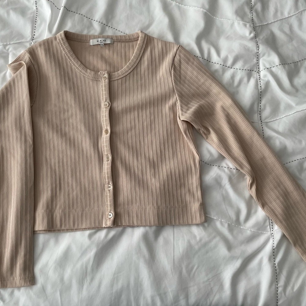 Elegant Beige Cardigan Sweater